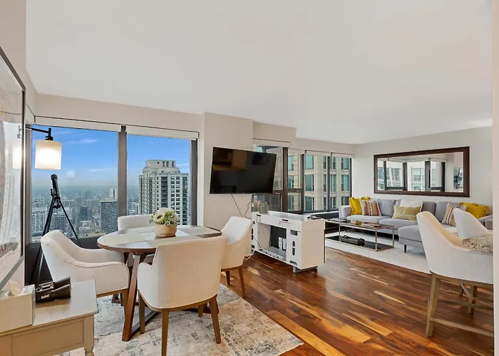 2bd River North With Million Dollar Views! Chicago