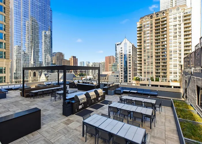 2bd River North With Million Dollar Views! * Chicago